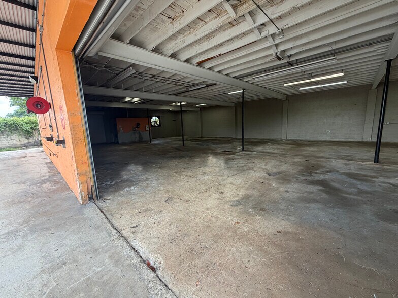 More Photos Of 1636 NE 12th Ter, Fort Lauderdale Manufacturing For Lease