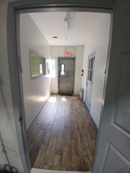 More Photos Of 20 Deyo Pl, Newburgh Warehouse For Sale