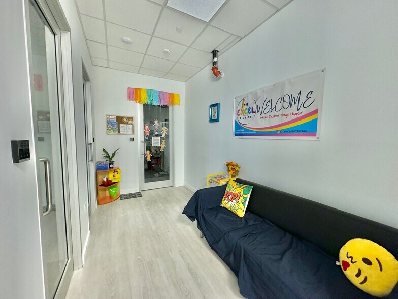 More Photos Of 136-21 Hillside Ave, Richmond Hill Medical For Lease