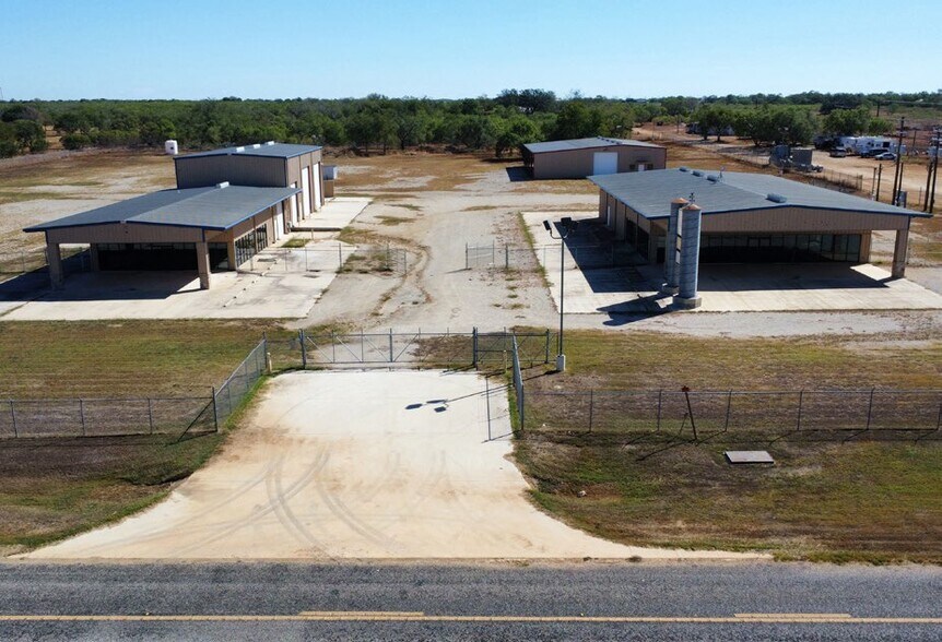 More Photos Of 110364 IH-37, Pleasanton Warehouse For Sale