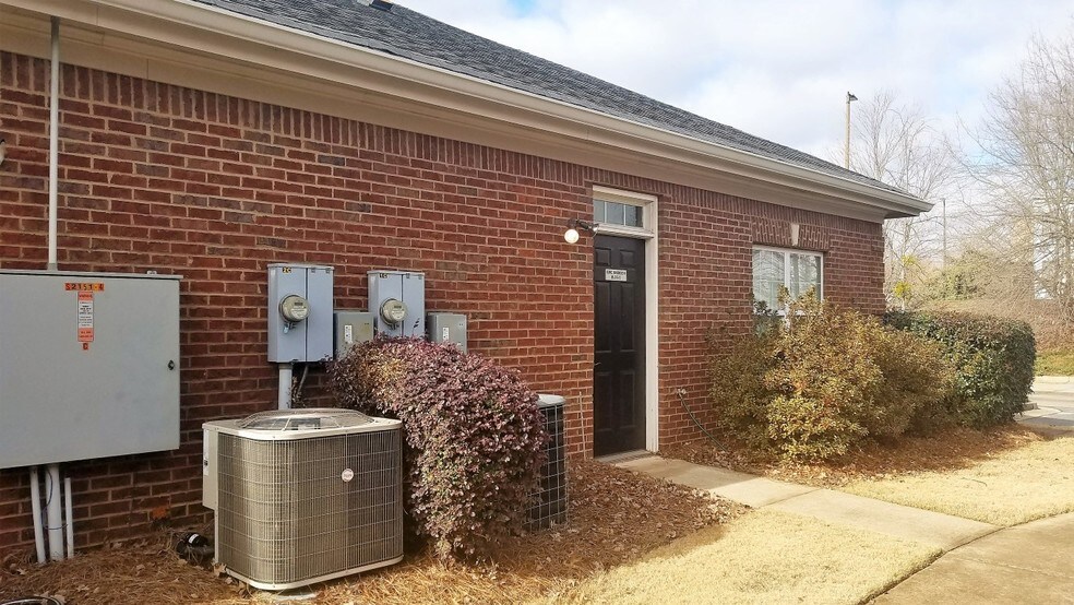 More Photos Of 2151 Eatonton Rd, Madison Unknown For Lease