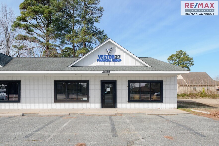 More Photos Of 2058-2090 George Washington Memorial Hwy, Gloucester Point General Retail For Sale