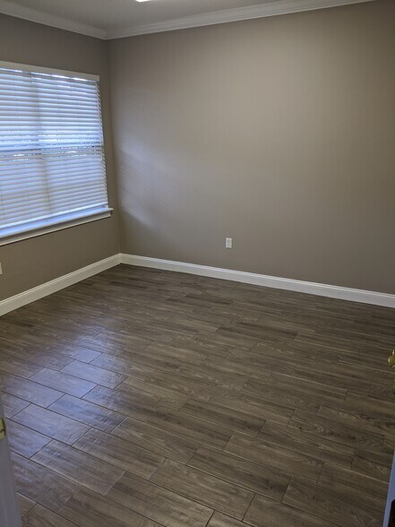 More Photos Of 8833 Perimeter Park Blvd, Jacksonville Office For Lease