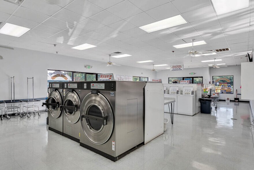 More Photos Of 7716 Raeford Rd, Fayetteville Freestanding For Sale