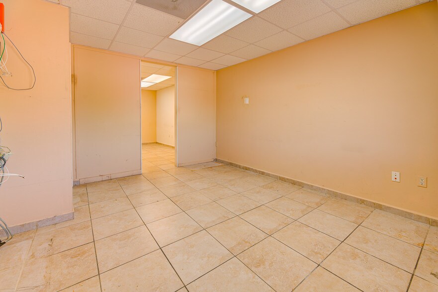 More Photos Of 888 NW 27th Ave, Miami Storefront Retail Office For Lease