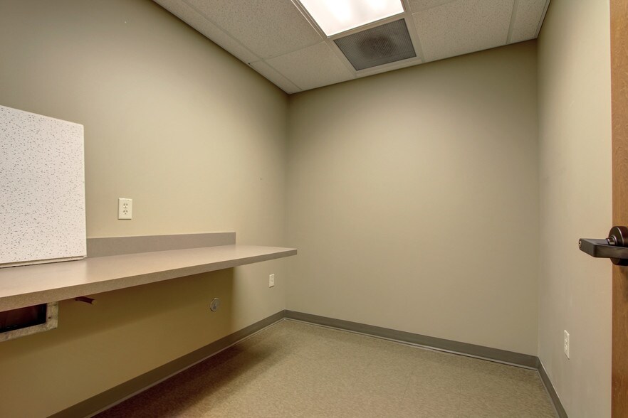 More Photos Of 9441 Huron St, Thornton Medical For Lease