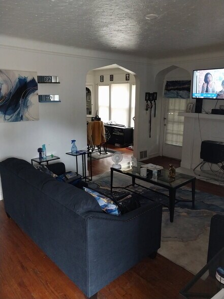 More Photos Of 1747 Catalpa Rd, Cleveland Apartments For Sale