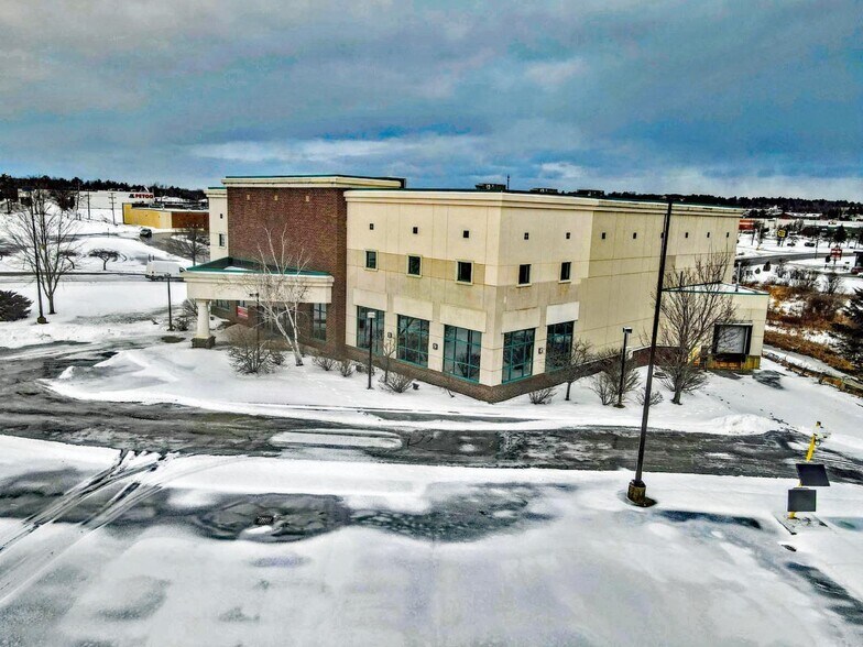 More Photos Of 116 Bangor Mall Blvd, Bangor Freestanding For Sale