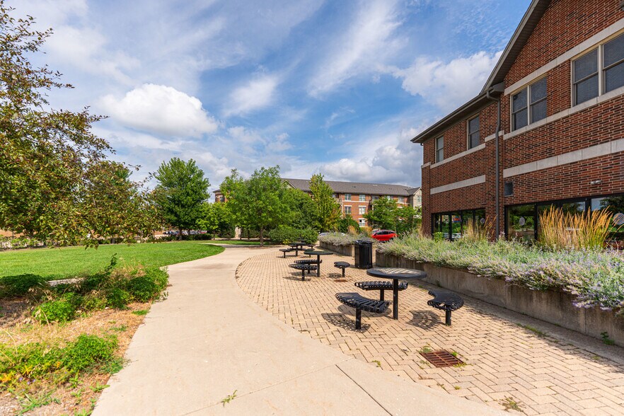 More Photos Of 241 S Main St, Bartlett Apartments For Lease