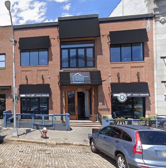 More Photos Of 16-18 Hudson Pl, Hoboken Restaurant For Lease