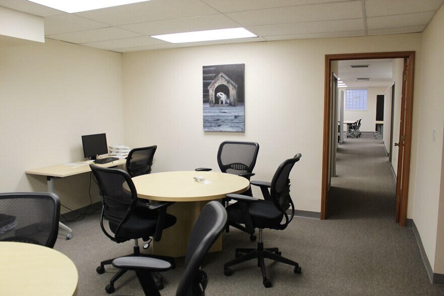 More Photos Of 6252 N Lincoln Ave, Chicago Office For Lease