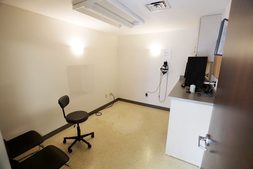 More Photos Of 17534 Royalton Rd, Strongsville Medical For Lease