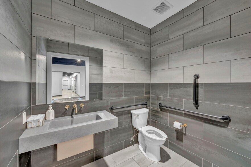 More Photos Of 8425 Station St, Mentor Freestanding For Sale