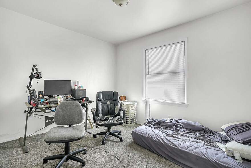 More Photos Of 2201 Sturdy Rd, Valparaiso Multifamily For Sale