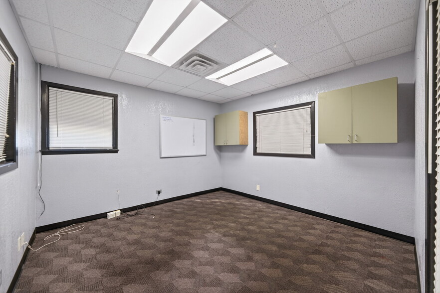 More Photos Of 1102 W Laurel St, San Antonio Warehouse For Lease