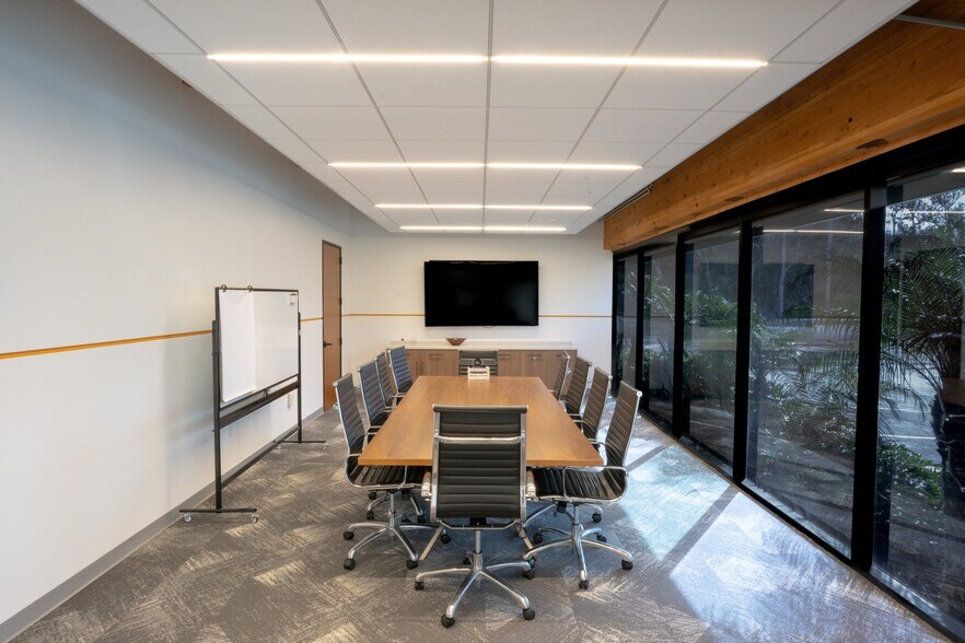 More Photos Of 5186 Carroll Canyon Rd, San Diego Office For Sale