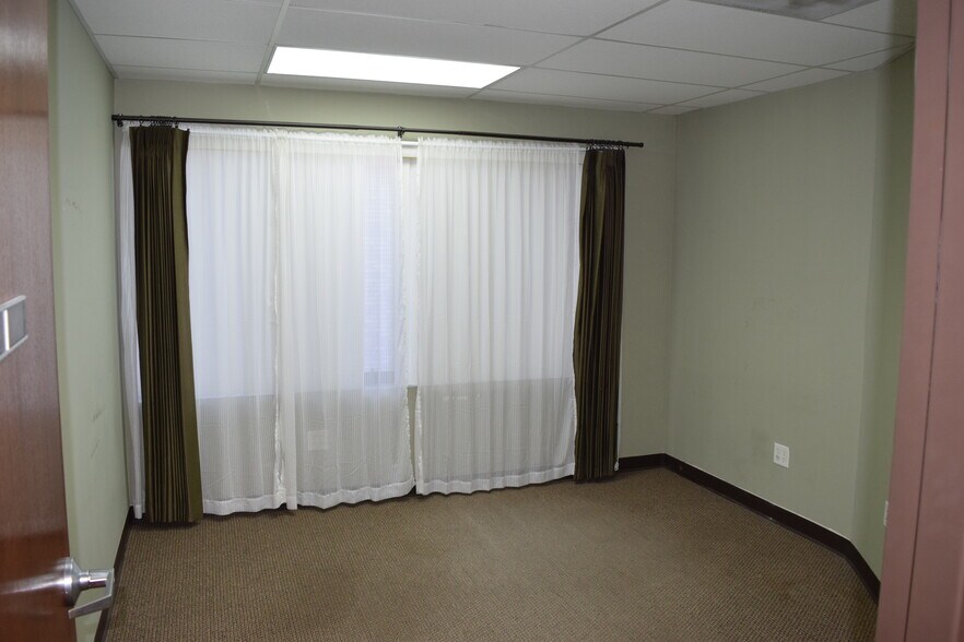 More Photos Of 11154 Huron St, Northglenn Medical For Sale