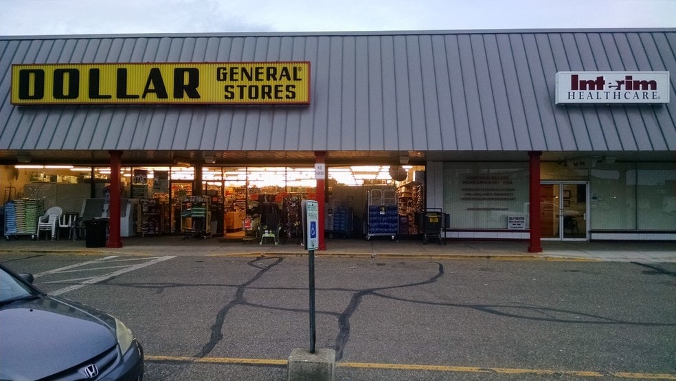 More Photos Of 300-499 Downtowner Plz, Coshocton General Retail For Sale