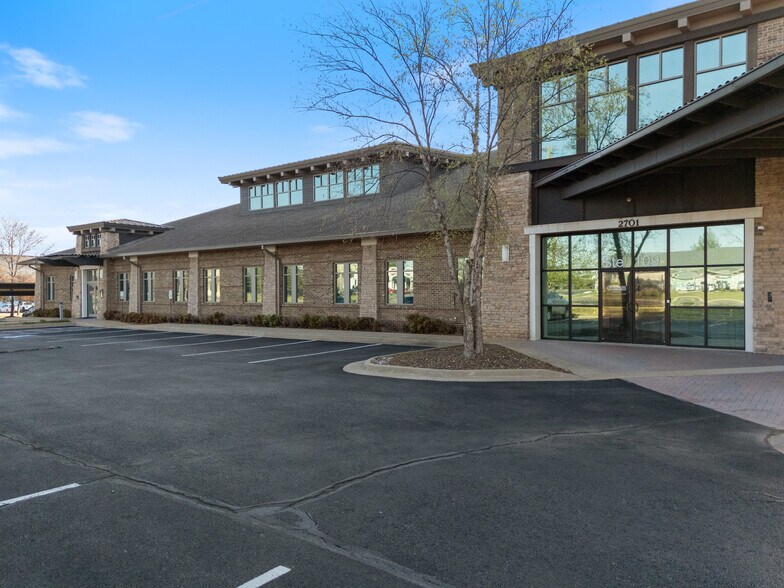 More Photos Of 2701 SE J St, Bentonville Office For Lease