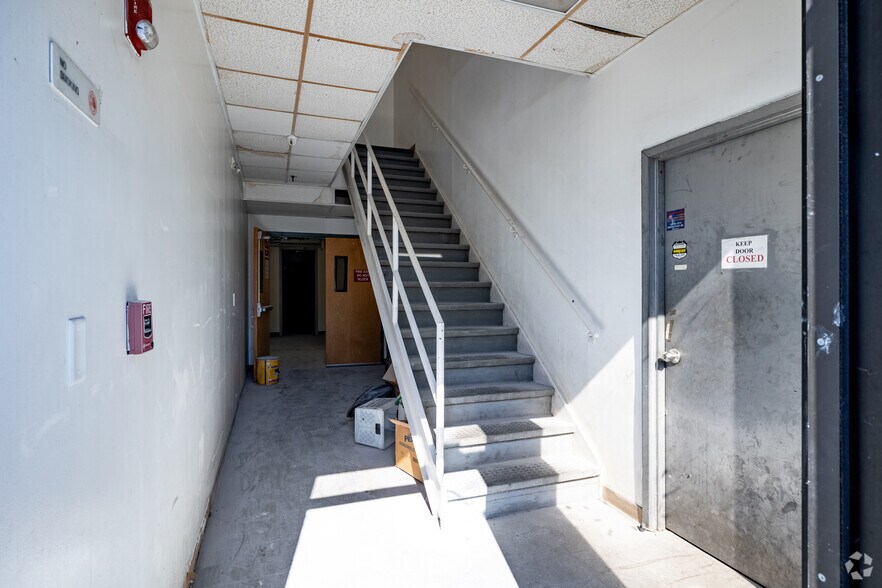 More Photos Of 55 Kennedy Dr, Hauppauge Flex For Sale