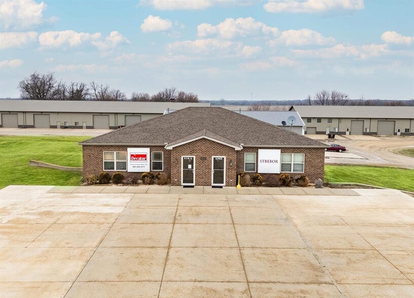 More Photos Of 614-616 State Route 116 Hwy, Germantown Hills Office For Sale