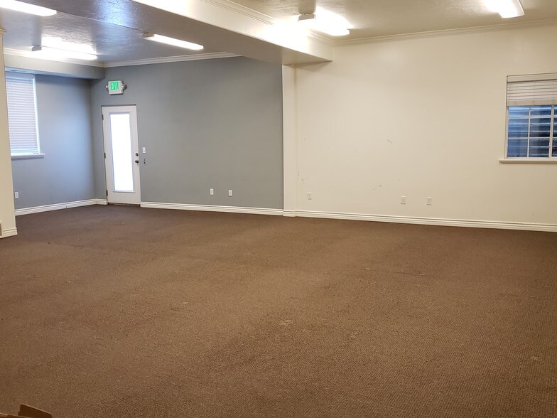 More Photos Of 571-583 W Center St, Pleasant Grove Office For Lease