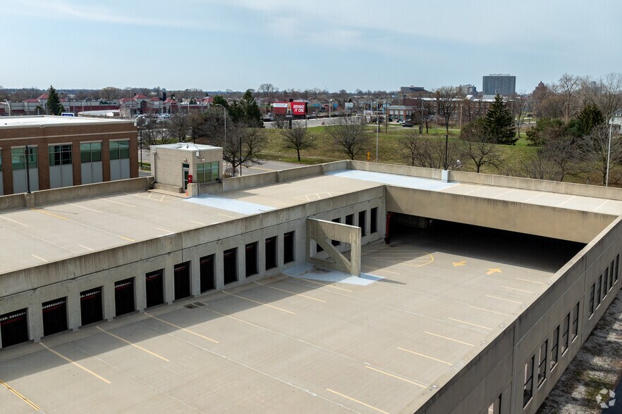 More Photos Of 11411 E Jefferson Ave, Detroit Office For Sale