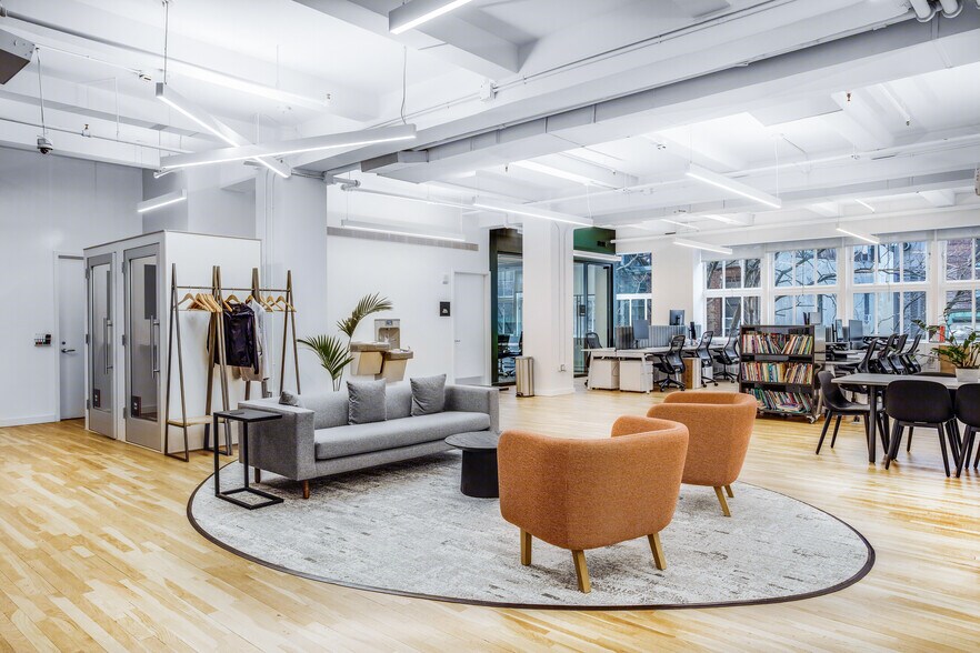More Photos Of 220 W 19th St, New York Office For Lease