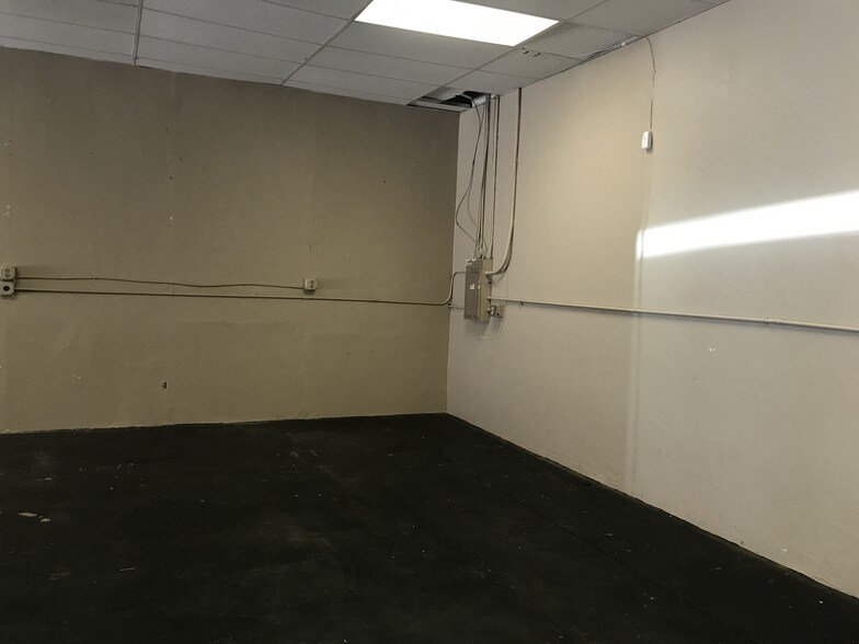 More Photos Of 8100-8200 N Classen Blvd, Oklahoma City Unknown For Lease