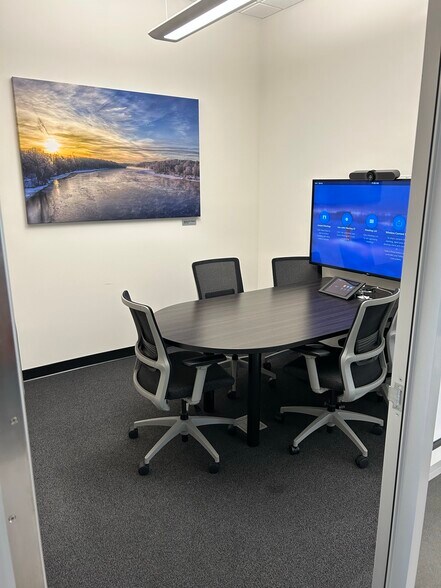More Photos Of 215 Riverfront Ter, Eau Claire Office For Lease