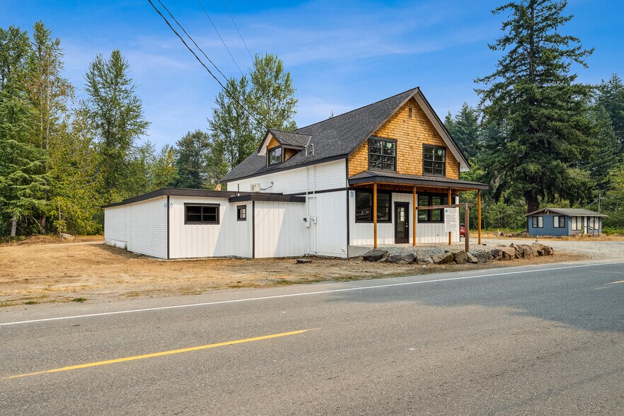 More Photos Of 24306 Roberts Dr, Black Diamond Restaurant For Sale