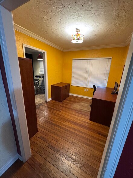 More Photos Of 1002 NE 1st St, Pompano Beach Office For Lease