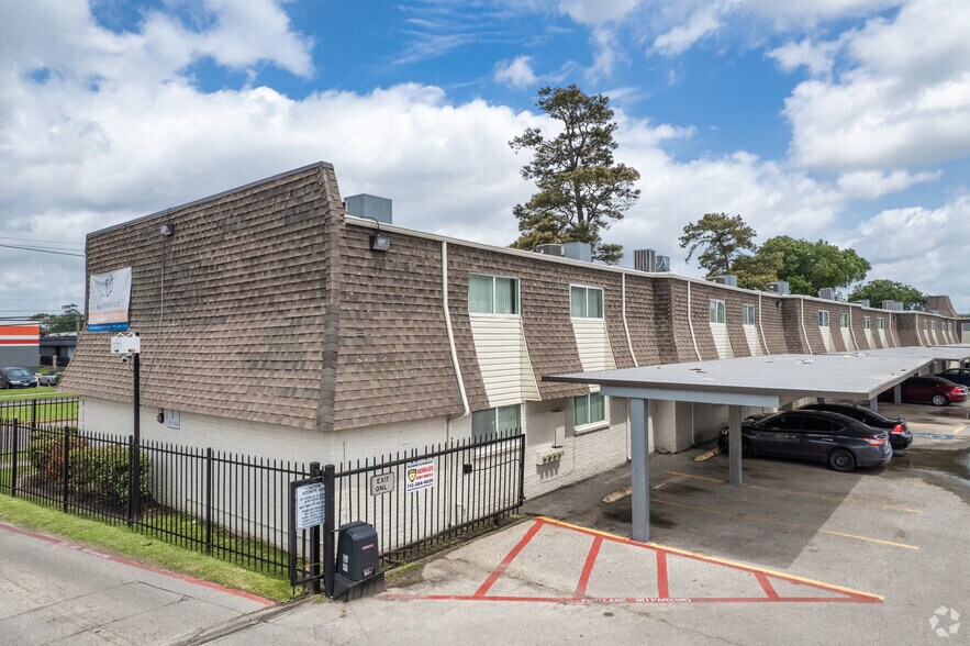 More Photos Of 333 Uvalde Rd, Houston Apartments For Sale