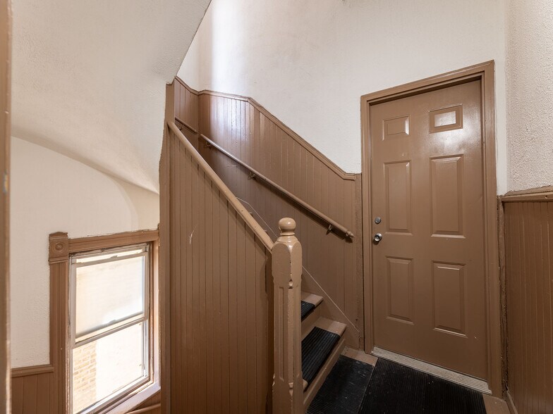 More Photos Of 1303 W Ohio St, Chicago Apartments For Sale