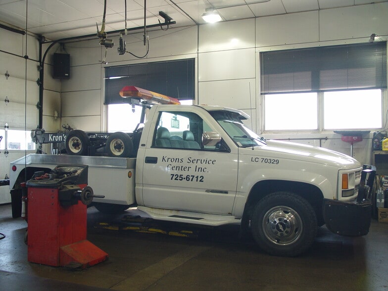 More Photos Of 1108 Main St, Neenah Auto Repair For Sale