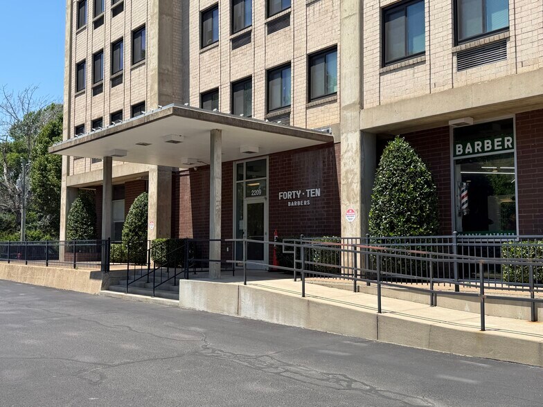 More Photos Of 2209 Abbott Martin Rd, Nashville Apartments For Lease