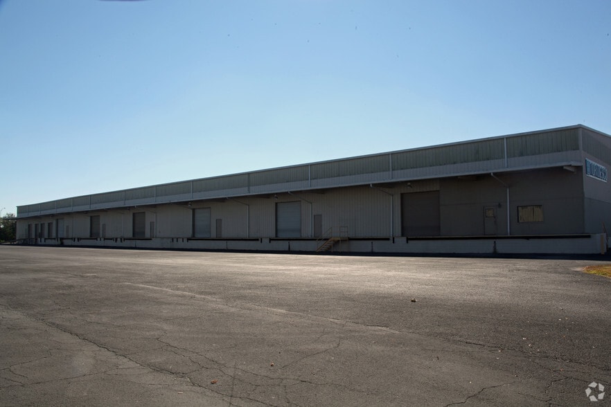 More Photos Of 3130 Reynolds Rd, Lakeland Distribution For Lease