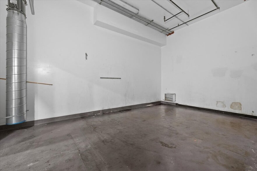 More Photos Of 1501 Sage Rd, Medford Warehouse For Sale