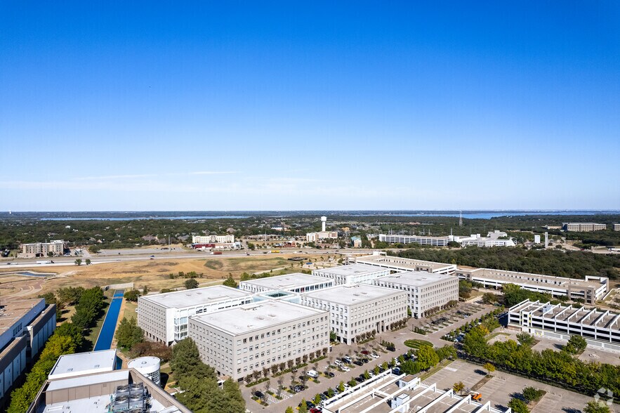 More Photos Of 1500 Solana Blvd, Westlake Unknown For Lease