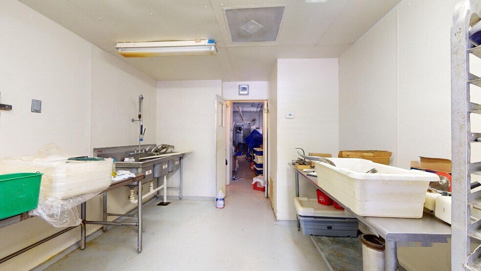 More Photos Of 5346 Devonshire Ave, Saint Louis Storefront For Lease