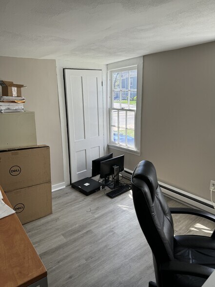 More Photos Of 774-776 S Main St, Plantsville Storefront Retail Office For Lease