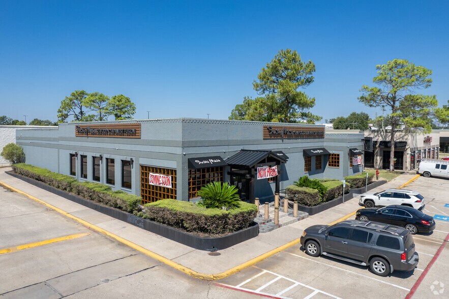 More Photos Of 309-367 Sawdust Rd, The Woodlands General Retail For Sale