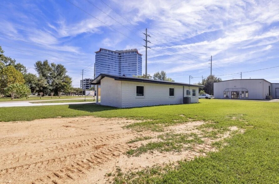 More Photos Of 3275 Racetrack Rd, D'Iberville Flex For Lease