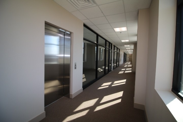 More Photos Of 409 N Oak St, Roanoke Storefront Retail Office For Lease