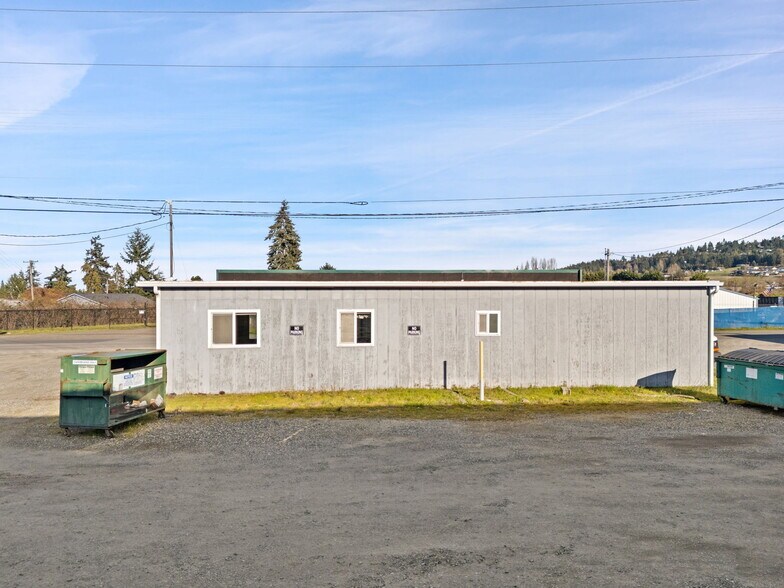 More Photos Of 503 S 3rd Ave, Sequim Flex For Lease