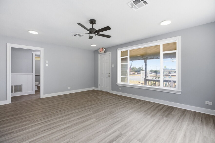 More Photos Of 208 E Hwy 79 St, Hutto Daycare Center For Lease