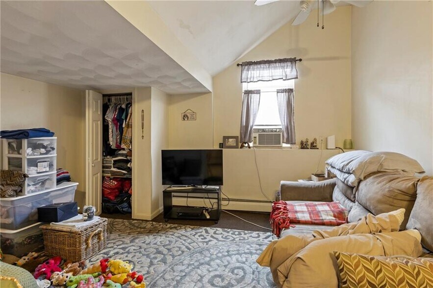 More Photos Of 1670-1674 Main St, West Warwick Storefront Retail Residential For Sale