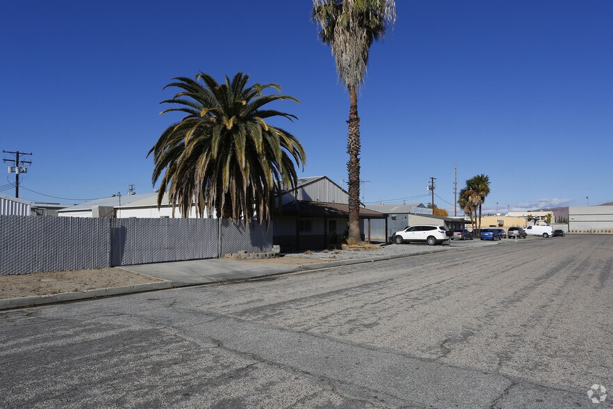 More Photos Of 1463 Mesa View St, Hemet Warehouse For Lease