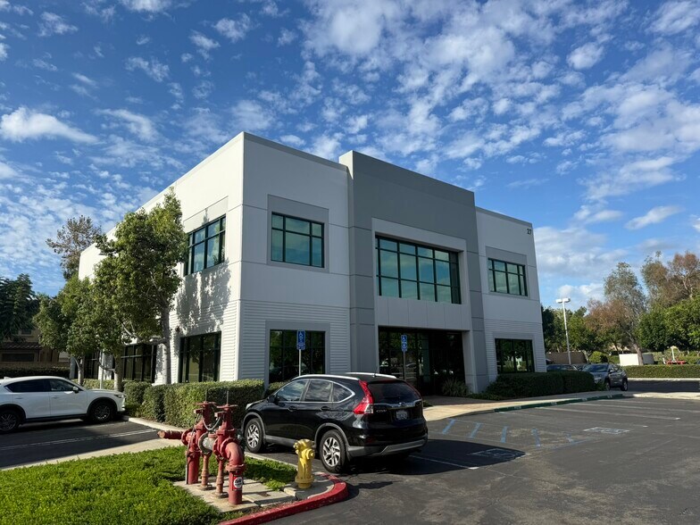 More Photos Of 27 Orchard Rd, Lake Forest Office For Sale