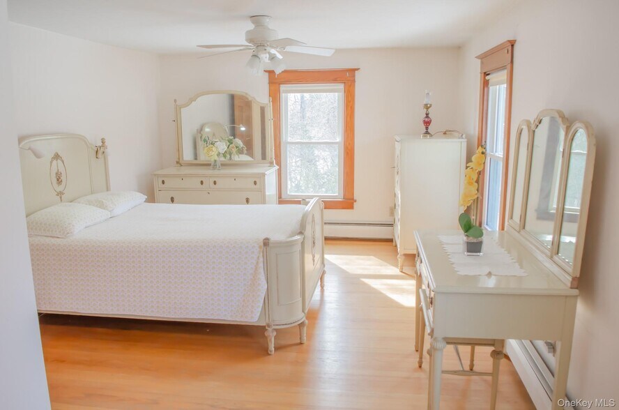 More Photos Of 8874 US Route 9W, Athens Office Residential For Sale